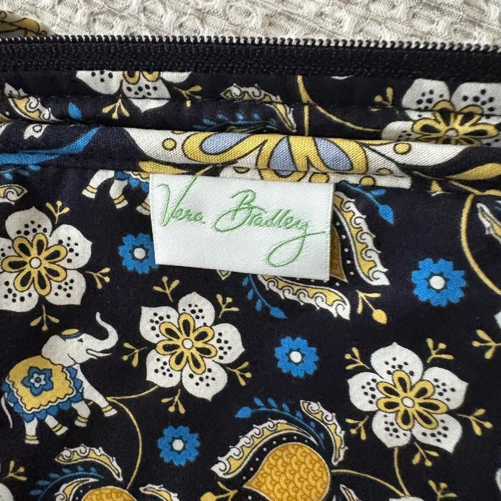 Vera Bradley Stylish Floral Women Bag Set (Book Cover Bag) - Picture 5 of 7